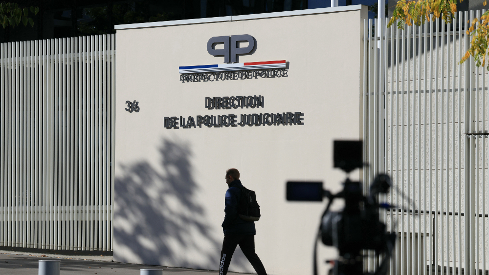 Two suspects arrested in Louvre jewel heist